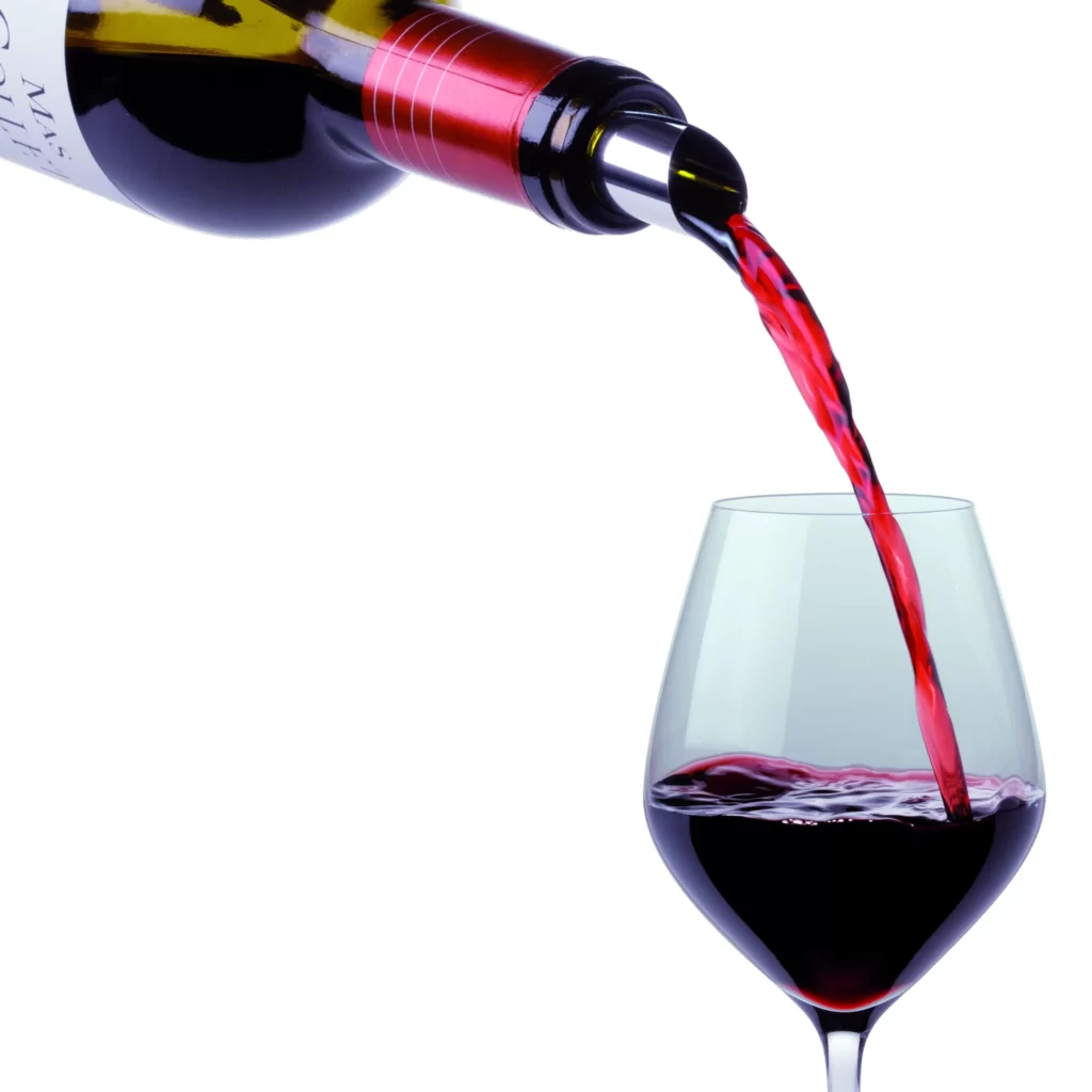 A boros üveg szájába DropStop van helyezve, így egyszerűen tud önteni az italból az alatta lévő boros pohárba.